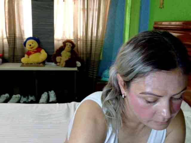 Charlizetheron1 webcam