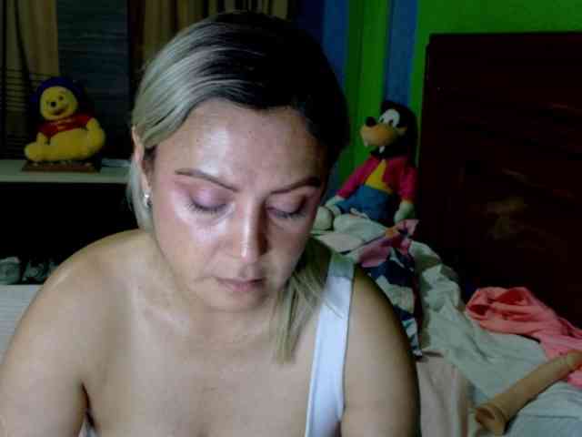 Charlizetheron1 webcam