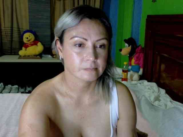 Charlizetheron1 webcam