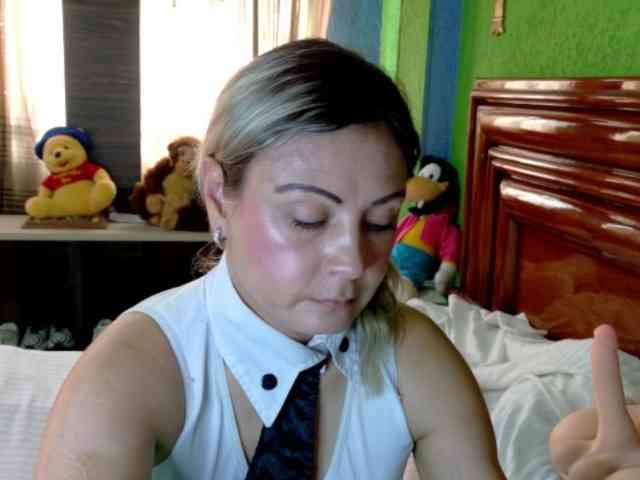 Charlizetheron1 webcam