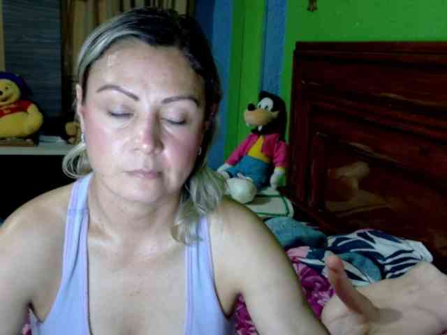 Charlizetheron1 webcam