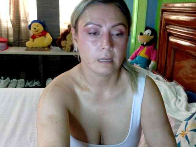 Charlizetheron1 webcam