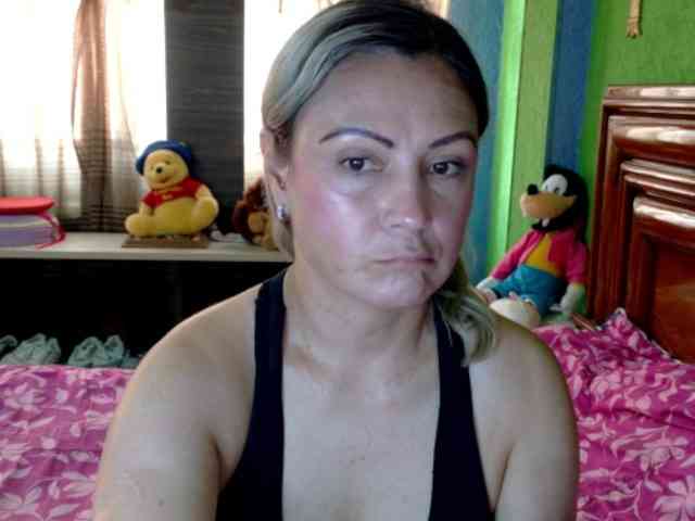 Charlizetheron1 webcam