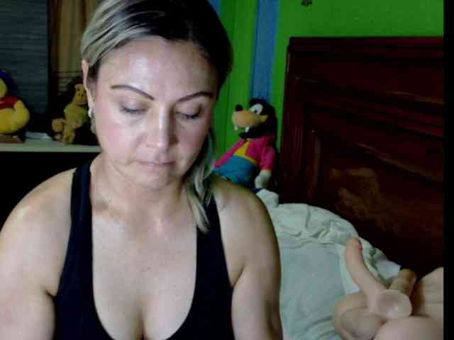 Charlizetheron1 webcam