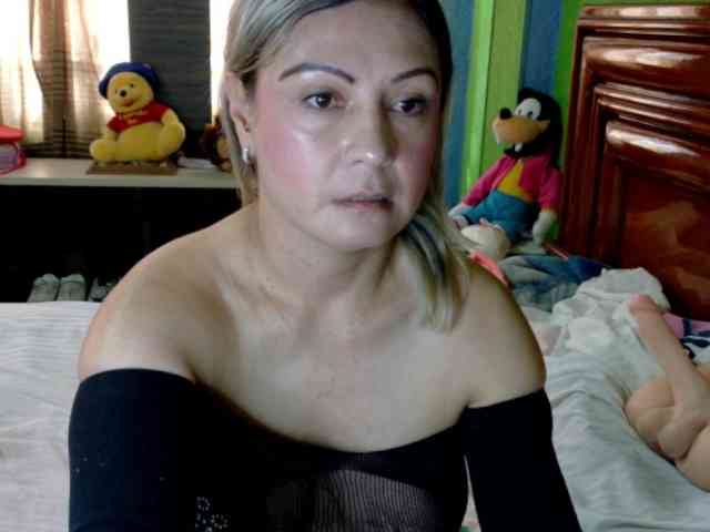 Charlizetheron1 webcam