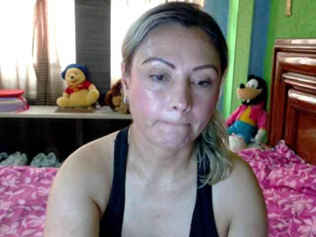 Charlizetheron1 webcam