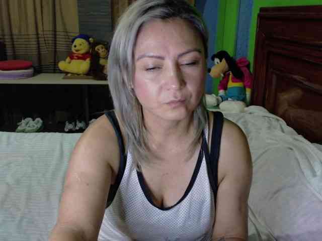 Charlizetheron1 webcam