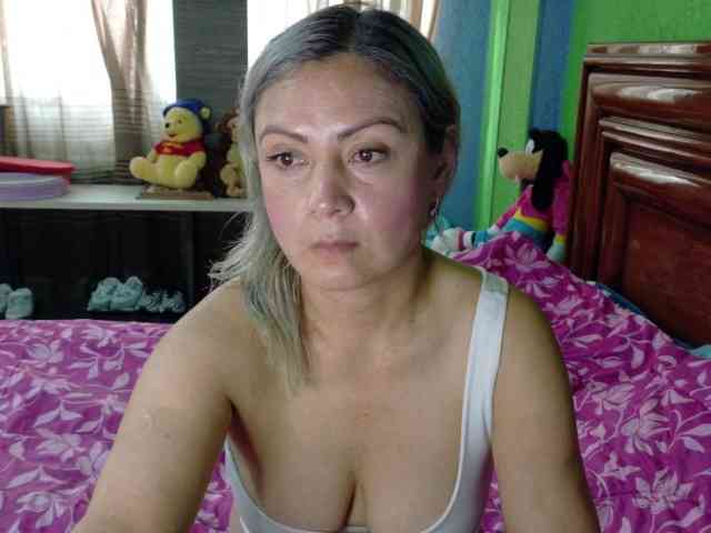 Charlizetheron1 webcam