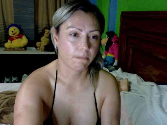 Charlizetheron1 webcam