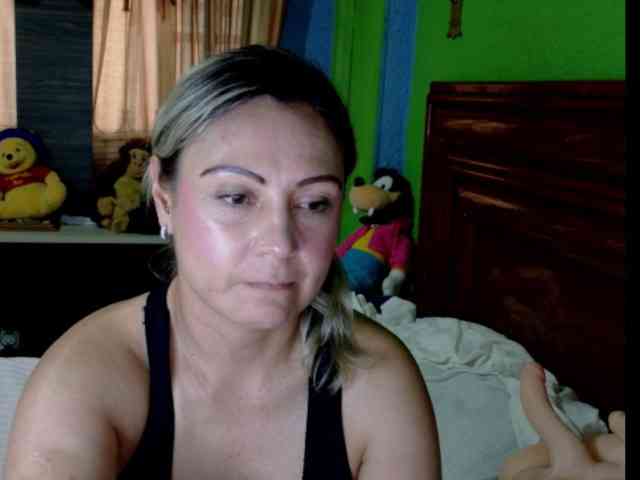 Charlizetheron1 webcam