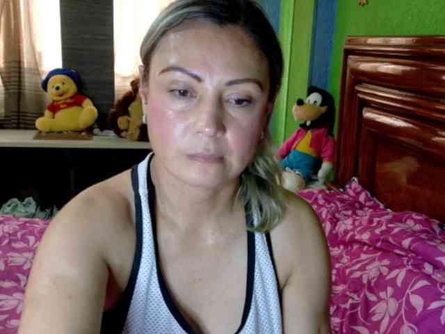 Charlizetheron1 webcam