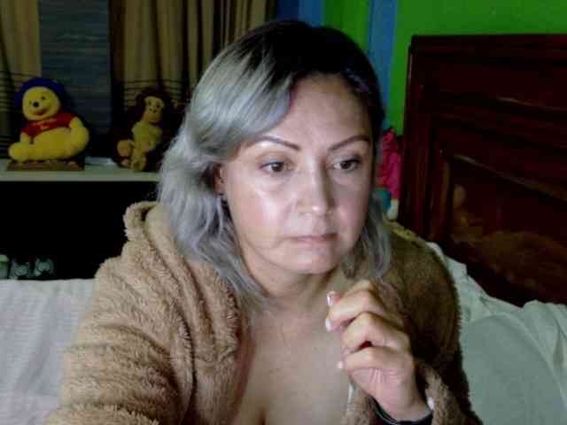Charlizetheron1 webcam