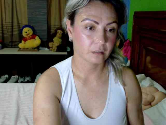 Charlizetheron1 webcam