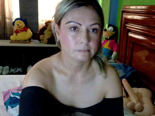 Charlizetheron1 webcam