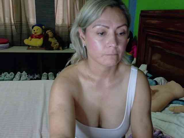 Charlizetheron1 webcam