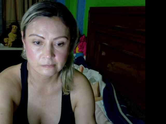 Charlizetheron1 webcam