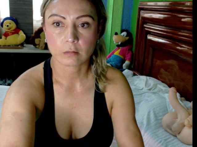 Charlizetheron1 webcam