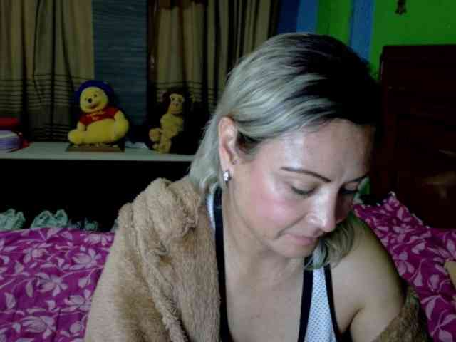 Charlizetheron1 webcam