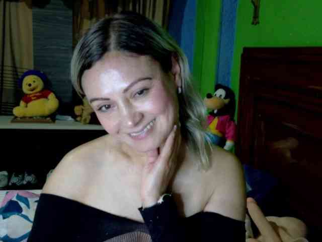 Charlizetheron1 webcam