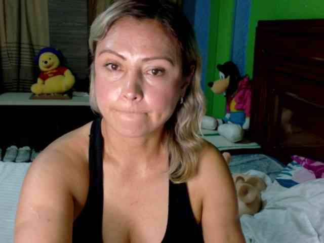 Charlizetheron1 webcam
