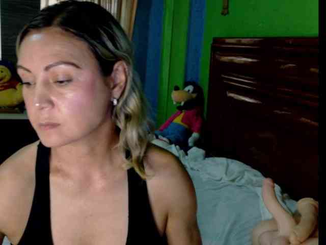 Charlizetheron1 webcam