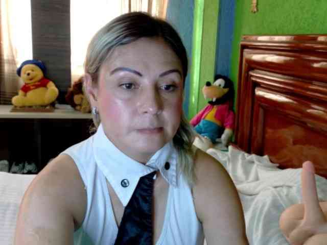 Charlizetheron1 webcam