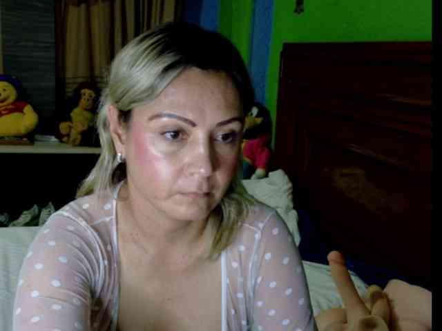 Charlizetheron1 webcam