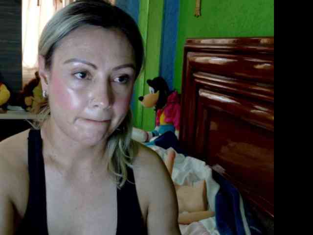 Charlizetheron1 webcam