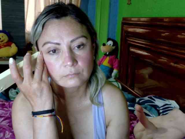 Charlizetheron1 webcam