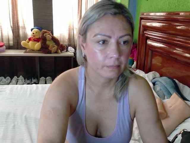 Charlizetheron1 webcam