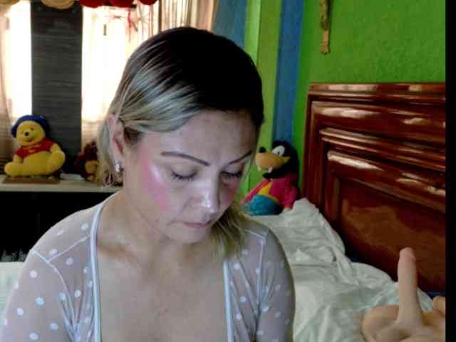 Charlizetheron1 webcam