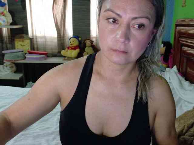 Charlizetheron1 webcam