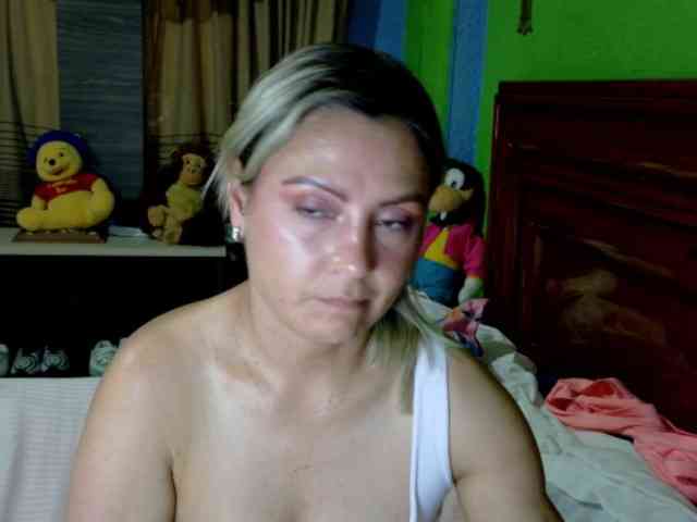 Charlizetheron1 webcam