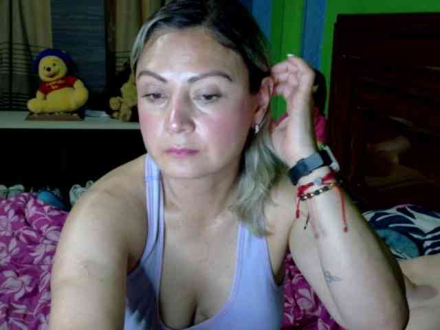 Charlizetheron1 webcam