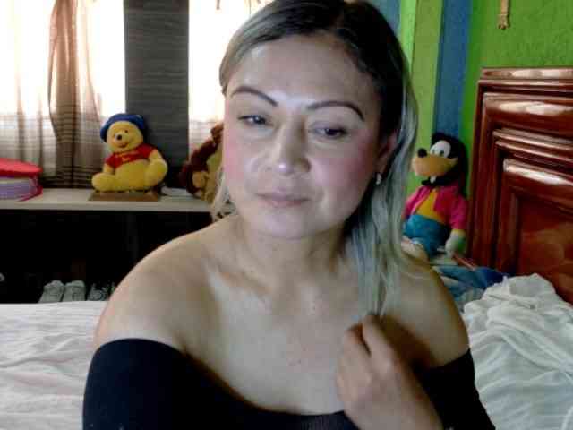 Charlizetheron1 webcam