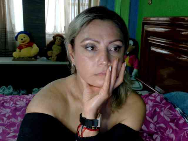 Charlizetheron1 webcam