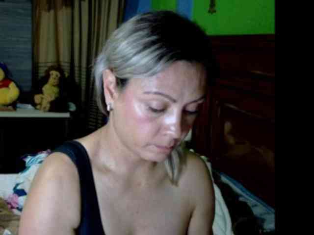 Charlizetheron1 webcam
