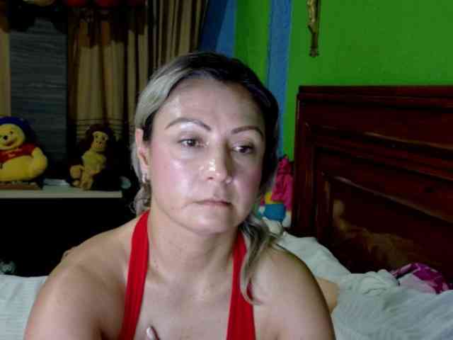 Charlizetheron1 webcam