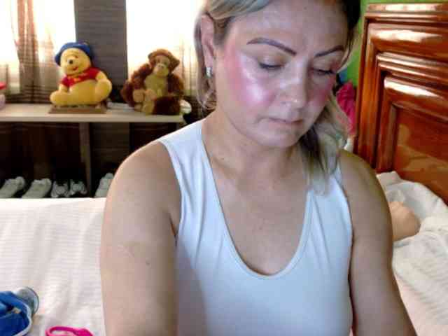 Charlizetheron1 webcam