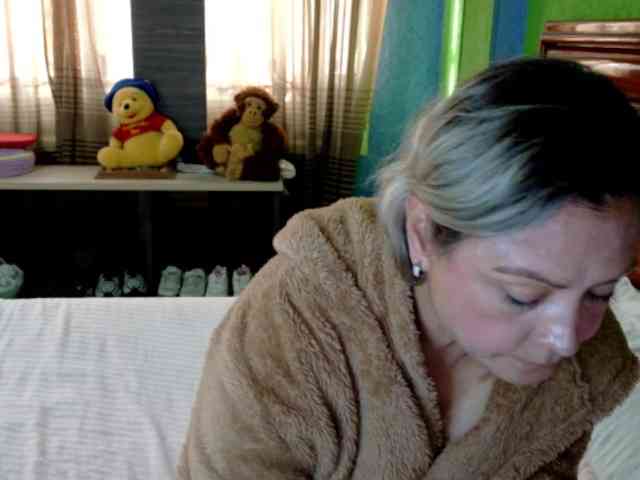 Charlizetheron1 Live Webcam on BongaCams