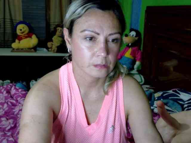 Charlizetheron1 webcam