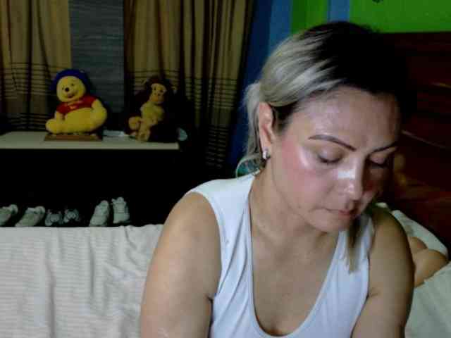 Charlizetheron1 webcam