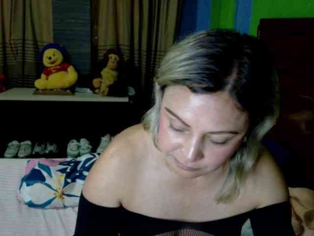 Charlizetheron1 webcam