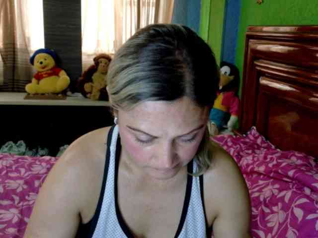 Charlizetheron1 webcam