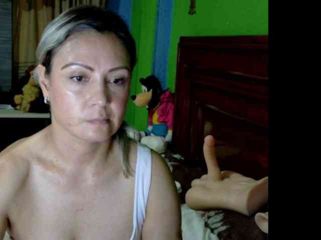 Charlizetheron1 webcam