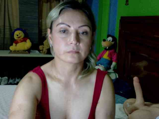 Charlizetheron1 webcam