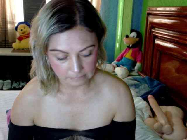 Charlizetheron1 webcam