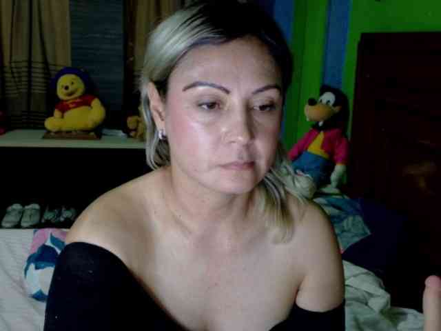 Charlizetheron1 webcam