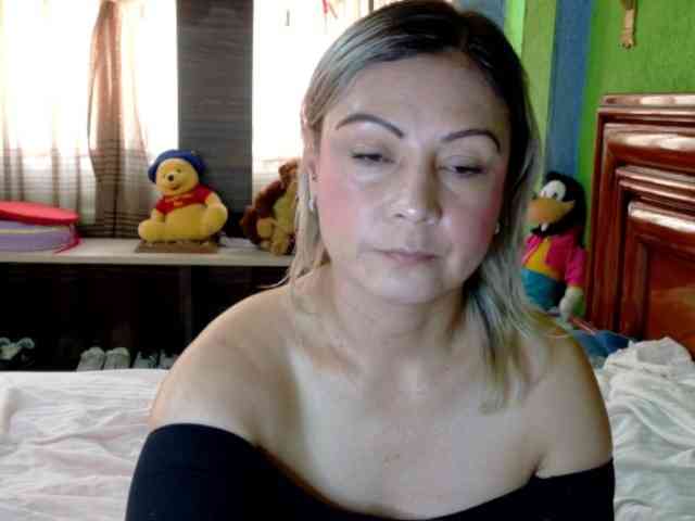 Charlizetheron1 webcam