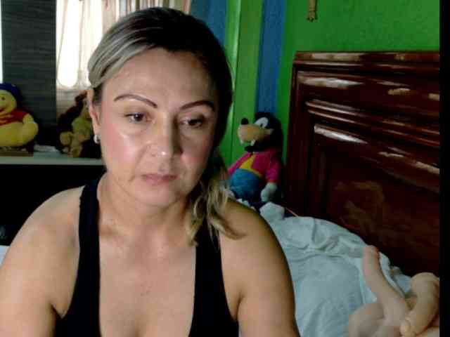 Charlizetheron1 webcam